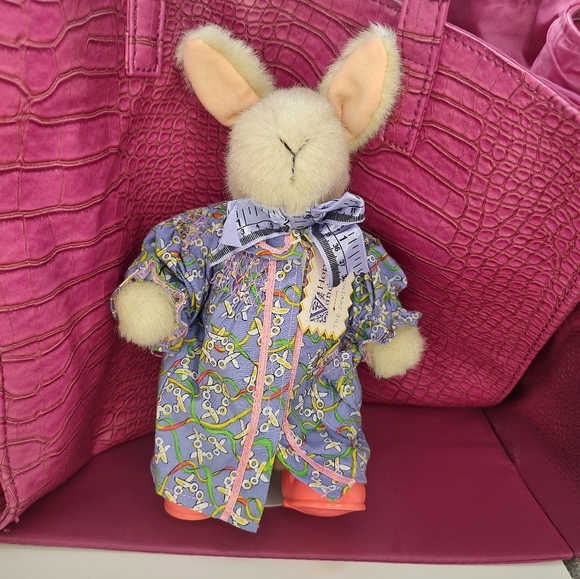 Hoppy VanderHare Sewing Lesson Bunny! From the Muffy Collection! - Picture 6 of 11
